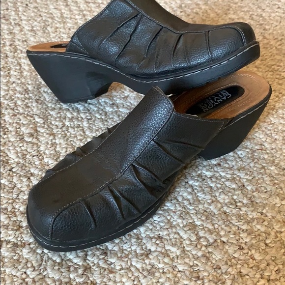 canyon river blues clogs